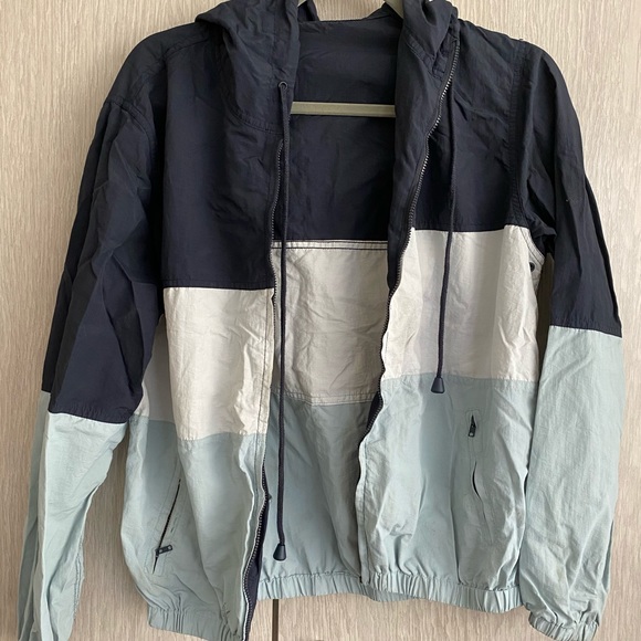 Brandy Melville Blue Stripped Krissy Jacket - Picture 2 of 2